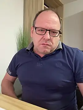 Snapshot of coupleLatinaLovers chatting on January 2025 07:37:01 AM coupleLatinaLovers online show from January 2025 07:37:01 AM