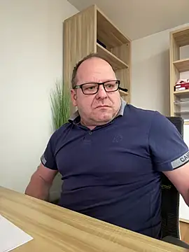 Snapshot of coupleLatinaLovers chatting on January 2025 10:41:01 AM coupleLatinaLovers online show from January 2025 10:41:01 AM