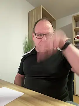 Snapshot of coupleLatinaLovers chatting on January 2025 05:42:01 AM coupleLatinaLovers online show from January 2025 05:42:01 AM