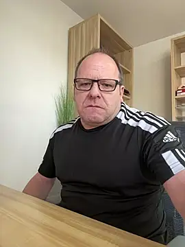 Snapshot of coupleLatinaLovers chatting on January 2025 11:04:02 AM coupleLatinaLovers online show from January 2025 11:04:02 AM