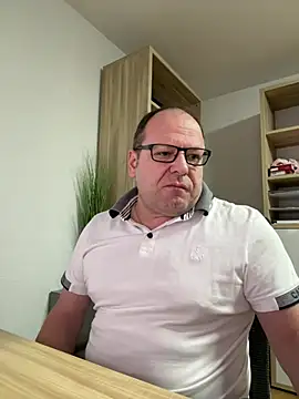 Snapshot of coupleLatinaLovers chatting on February 2025 05:18:02 AM coupleLatinaLovers online show from February 2025 05:18:02 AM