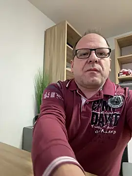 Snapshot of coupleLatinaLovers chatting on February 2025 07:18:02 AM coupleLatinaLovers online show from February 2025 07:18:02 AM