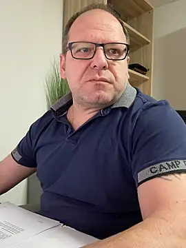 Snapshot of coupleLatinaLovers chatting on February 2025 05:52:02 AM coupleLatinaLovers online show from February 2025 05:52:02 AM