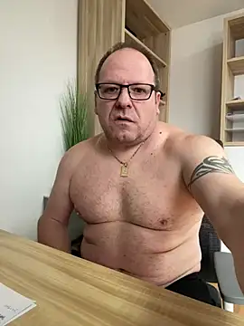 Snapshot of coupleLatinaLovers chatting on February 2025 09:14:02 AM coupleLatinaLovers online show from February 2025 09:14:02 AM