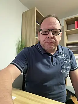 Snapshot of coupleLatinaLovers chatting on February 2025 05:58:01 AM coupleLatinaLovers online show from February 2025 05:58:01 AM