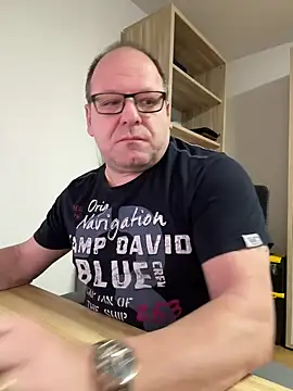 Snapshot of coupleLatinaLovers chatting on February 2025 05:58:01 AM coupleLatinaLovers online show from February 2025 05:58:01 AM