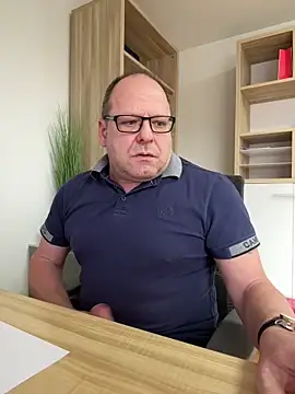 Snapshot of coupleLatinaLovers chatting on February 2025 10:29:01 AM coupleLatinaLovers online show from February 2025 10:29:01 AM