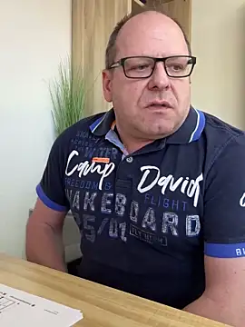 Snapshot of coupleLatinaLovers chatting on March 2025 10:00:02 AM coupleLatinaLovers online show from March 2025 10:00:02 AM