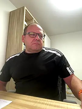 Snapshot of coupleLatinaLovers chatting on September 2025 04:34:02 AM coupleLatinaLovers online show from September 2025 04:34:02 AM