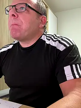 Snapshot of coupleLatinaLovers chatting on September 2025 04:38:01 AM coupleLatinaLovers online show from September 2025 04:38:01 AM