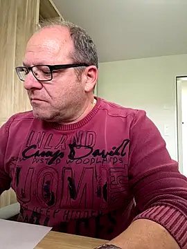 Snapshot of coupleLatinaLovers chatting on October 2025 11:36:01 AM coupleLatinaLovers online show from October 2025 11:36:01 AM