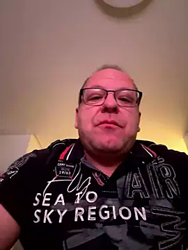 coupleLatinaLovers online show from January 2026 06:06:02 AM