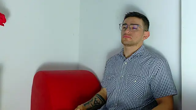 Snapshot of Sexy_Alejandro_ chatting on May 2026 11:50:01 AM Sexy Alejandro online show from May 2026 11:50:01 AM