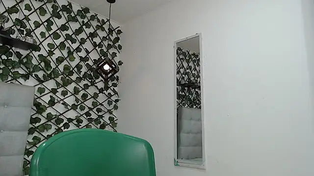 Snapshot of dannaberlin_0 chatting on March 2025 12:53:02 PM dannaberlin 0 online show from March 2025 12:53:02 PM