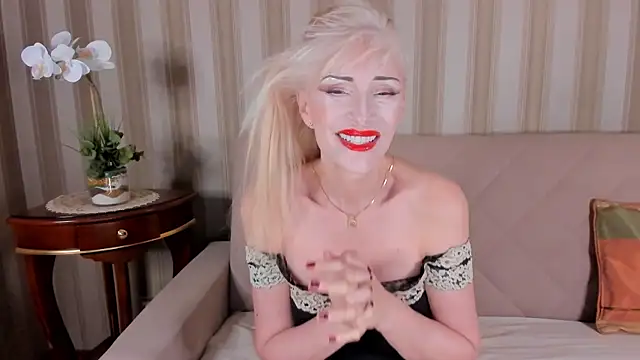 Snapshot of Rita_Farel chatting on December 2024 11:24:01 PM Rita Farel online show from December 2024 11:24:01 PM