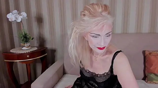 Snapshot of Rita_Farel chatting on November 2025 09:05:02 PM Rita Farel online show from November 2025 09:05:02 PM