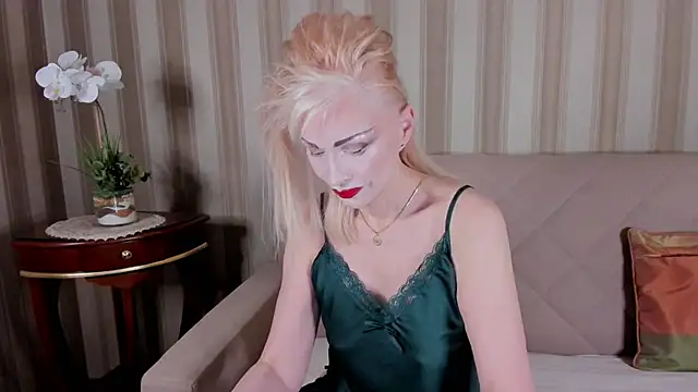 Snapshot of Rita_Farel chatting on December 2025 09:52:02 PM Rita Farel online show from December 2025 09:52:02 PM