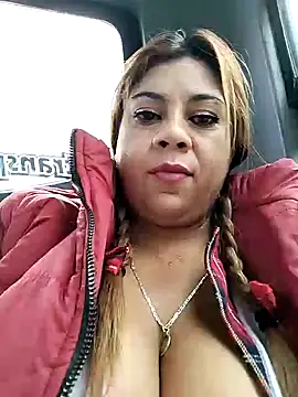 Snapshot of Laura-Hernandez chatting on December 2024 02:38:02 PM Laura-Hernandez online show from December 2024 02:38:02 PM