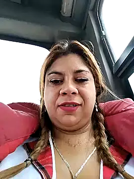 Snapshot of Laura-Hernandez chatting on December 2024 08:36:02 PM Laura-Hernandez online show from December 2024 08:36:02 PM