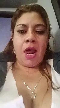 Snapshot of Laura-Hernandez chatting on December 2024 11:21:01 PM Laura-Hernandez online show from December 2024 11:21:01 PM