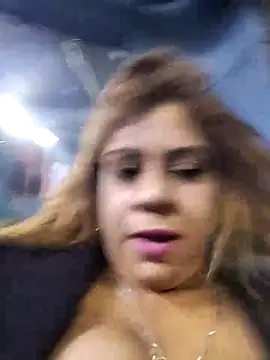 Snapshot of Laura-Hernandez chatting on December 2024 01:13:01 AM Laura-Hernandez online show from December 2024 01:13:01 AM