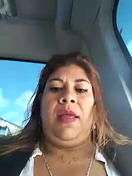 Snapshot of Laura-Hernandez chatting on December 2024 02:47:02 PM Laura-Hernandez online show from December 2024 02:47:02 PM