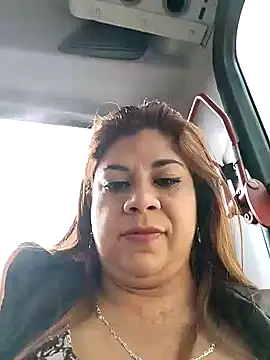 Snapshot of Laura-Hernandez chatting on January 2025 08:24:01 PM Laura-Hernandez online show from January 2025 08:24:01 PM