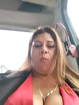 Snapshot of Laura-Hernandez chatting on January 2025 07:49:01 PM Laura-Hernandez online show from January 2025 07:49:01 PM