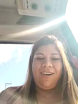 Snapshot of Laura-Hernandez chatting on January 2025 07:15:01 PM Laura-Hernandez online show from January 2025 07:15:01 PM