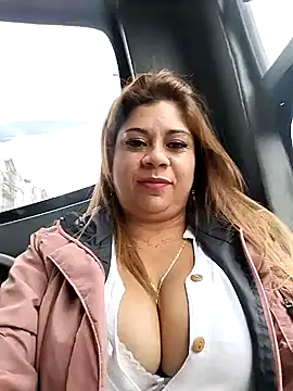 Snapshot of Laura-Hernandez chatting on January 2025 08:42:01 PM Laura-Hernandez online show from January 2025 08:42:01 PM