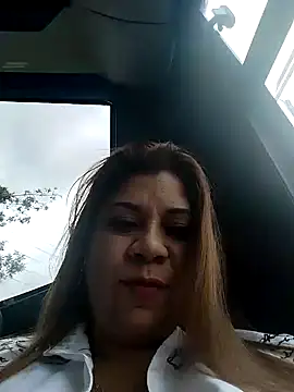 Snapshot of Laura-Hernandez chatting on January 2025 04:41:01 PM Laura-Hernandez online show from January 2025 04:41:01 PM