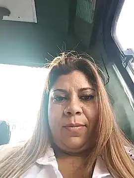 Snapshot of Laura-Hernandez chatting on January 2025 07:52:01 PM Laura-Hernandez online show from January 2025 07:52:01 PM