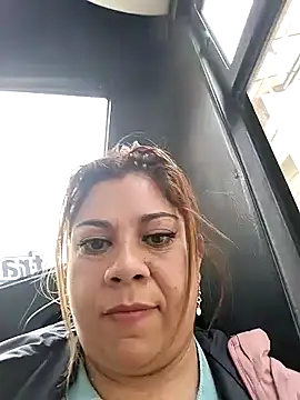 Snapshot of Laura-Hernandez chatting on January 2025 03:47:02 PM Laura-Hernandez online show from January 2025 03:47:02 PM