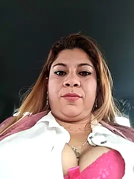 Snapshot of Laura-Hernandez chatting on January 2025 05:17:01 PM Laura-Hernandez online show from January 2025 05:17:01 PM