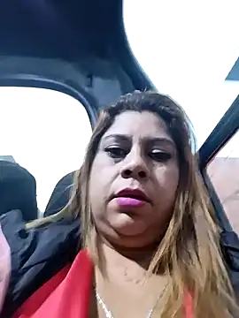 Snapshot of Laura-Hernandez chatting on January 2025 11:13:02 PM Laura-Hernandez online show from January 2025 11:13:02 PM