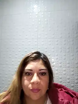 Snapshot of Laura-Hernandez chatting on February 2025 12:26:01 AM Laura-Hernandez online show from February 2025 12:26:01 AM