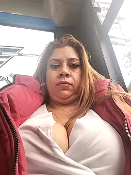 Snapshot of Laura-Hernandez chatting on February 2025 10:47:02 PM Laura-Hernandez online show from February 2025 10:47:02 PM