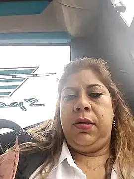 Snapshot of Laura-Hernandez chatting on February 2025 03:58:02 PM Laura-Hernandez online show from February 2025 03:58:02 PM