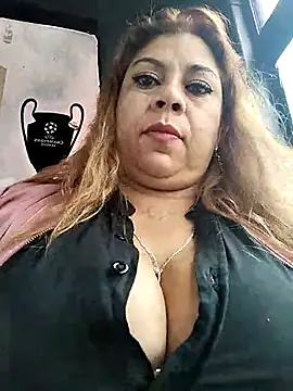 Snapshot of Laura-Hernandez chatting on February 2025 03:42:02 PM Laura-Hernandez online show from February 2025 03:42:02 PM