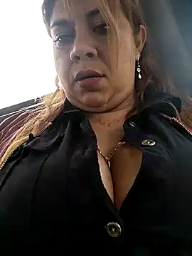 Snapshot of Laura-Hernandez chatting on March 2025 04:09:02 PM Laura-Hernandez online show from March 2025 04:09:02 PM