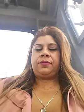 Snapshot of Laura-Hernandez chatting on March 2025 10:43:02 PM Laura-Hernandez online show from March 2025 10:43:02 PM