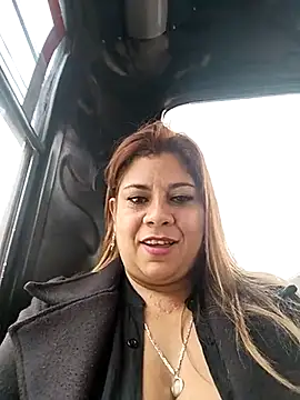 Snapshot of Laura-Hernandez chatting on March 2025 05:22:02 PM Laura-Hernandez online show from March 2025 05:22:02 PM