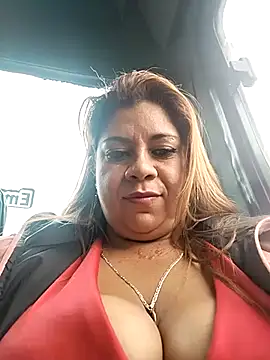 Snapshot of Laura-Hernandez chatting on March 2025 07:05:01 PM Laura-Hernandez online show from March 2025 07:05:01 PM