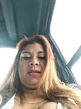 Snapshot of Laura-Hernandez chatting on March 2025 03:40:01 PM Laura-Hernandez online show from March 2025 03:40:01 PM