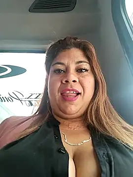 Snapshot of Laura-Hernandez chatting on March 2025 03:31:02 PM Laura-Hernandez online show from March 2025 03:31:02 PM