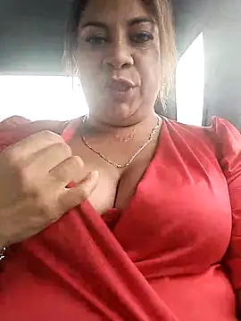 Snapshot of Laura-Hernandez chatting on March 2025 08:08:01 PM Laura-Hernandez online show from March 2025 08:08:01 PM