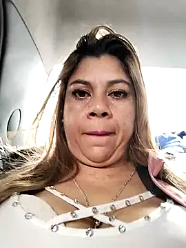 Snapshot of Laura-Hernandez chatting on September 2025 02:50:02 PM Laura-Hernandez online show from September 2025 02:50:02 PM