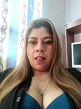 Snapshot of Laura-Hernandez chatting on September 2025 02:40:01 PM Laura-Hernandez online show from September 2025 02:40:01 PM