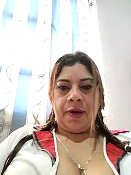 Snapshot of Laura-Hernandez chatting on September 2025 03:25:01 PM Laura-Hernandez online show from September 2025 03:25:01 PM