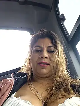 Snapshot of Laura-Hernandez chatting on December 2025 03:09:02 PM Laura-Hernandez online show from December 2025 03:09:02 PM